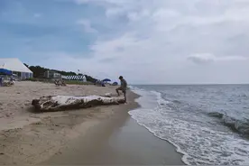 大海冲浪（现代诗）图片