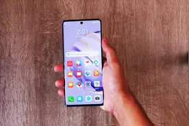 鸿蒙OS+前置6000万像素，现已跌至2369元，华为旗舰售价更亲民了图片