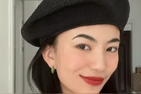 黄皮女生的“本命色”，显白又高级，新年涂也合适图片