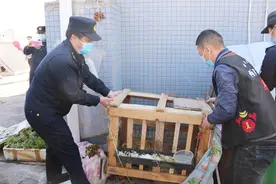 西昌城管依法查处住宅内饲养家禽违规行为图片