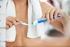 牙膏选错可能致癌？快看看家里的牙膏，含这3种成分的立刻扔掉图片