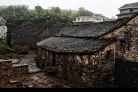 父亲生病医药费8万哥哥出6万，弟弟：“剩下2万哥你也出了吧”图片