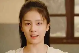 《王牌部队》高粱病重，江南征病床前穿婚纱，胡杨成救高粱的英雄图片