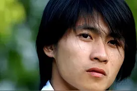 韩寒已经暴露了学历低的弱点图片