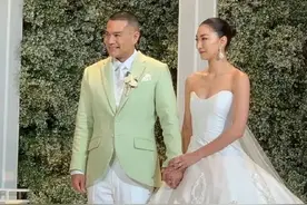 泰国知名女星结束10年爱情长跑，与警察男友结婚图片