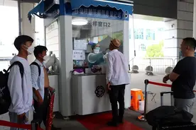 日均进出站客流量达2万人次！暑期到来，杭州南站客流回升明显图片