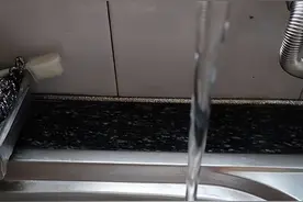 家中水压不足 居民洗澡做饭都成难题图片