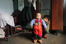 真实故事：男婴出生后整整80天几乎不吃不喝也不拉，体重只有四斤图片