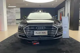 排量4.0T的A8L60TFSI 尊贵型典藏版这款车如何？全车上路多少钱？图片