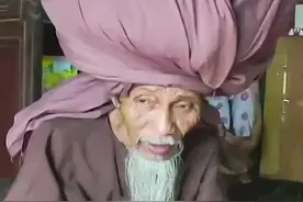 大爷80年没洗过头，头发长达7米，重达8斤# "奇闻趣事 "最长头发 "奇葩图片