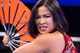 WWE首位中国女将李霞：身材健硕，大腿纹身成标志，获名宿认可图片