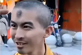 苦行僧徒步从山西到拉萨，三步一跪，七步一拜，历时八年三个月图片