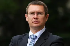 唯一航母再度起火后，俄议员提议向中国赎回辽宁舰：有权收回航母图片