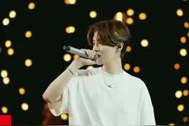 线上演唱会激烈交锋，谁赢了？图片