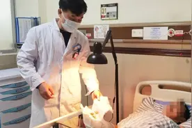 挑灯夜战创造奇迹，断掌患者成功再植图片