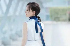 真正高级的女人穿衣，身上不会超过3种颜色，看袁泉、陈数就知道图片