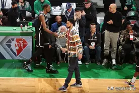 西蒙斯：因为我有精神疾病，所以你们要付我工资图片