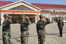 河南省延津县退役士兵二次入伍续荣光图片