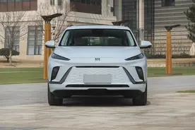 别克E5，轴距2954毫米，20.89万起，续航620km，纯电SUV能火吗图片