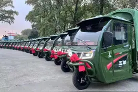 海空军新装备先后亮相，陆军默默晒"三蹦子"，网友发现原来有彩蛋图片