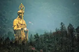 世界上三大“诡异”佛像，其中两座都在中国，游客：晚上看更吓人图片