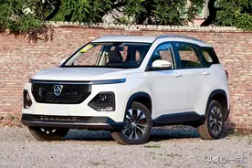 不到9万元的7座自动挡SUV，宝骏530豪华型，现在还香吗图片