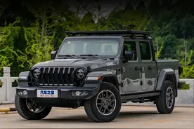 角斗士：3.6L V6+四驱！开售30分钟预定超1000台，性能不输牧马人图片