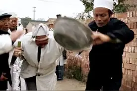 老人过世为什么要摔瓦盆？谁摔还有大讲究，究竟有什么寓意？图片