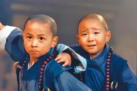释小龙“背后靠山”曝光，干爹和师父的地位令人眼红，难怪戏路多图片