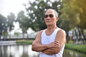 夫妻俩手握百万存款在老家养老，住大别墅，半年后只能无奈离开！图片