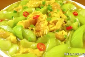 丝瓜炒鸡蛋的家常做法，清淡可口，营养丰富，大人孩子都爱吃图片