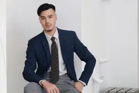 中年男人：劝你尽量少穿这3种裤子，邋遢显矮，看着没品味图片