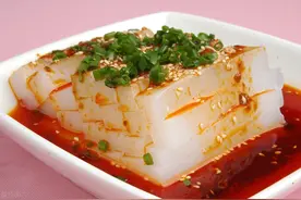 白凉粉是什么原料做的 白凉粉和黑凉粉的区别图片