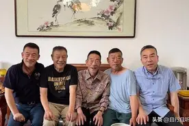 同是杨少华儿子，为什么杨威可以拜尹笑声，而杨议却沦为海青？图片