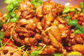 焦香鲜辣的干锅牛蛙，简单在家做，解馋又营养，吃一次念念不忘图片