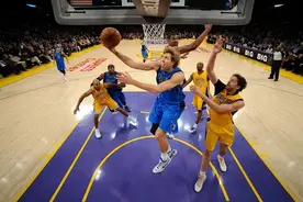 11年小牛4-1雷霆打进总决赛夺冠，为何次年首轮就被雷霆横扫？图片