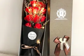 男生一般送什么人11朵玫瑰花？图片