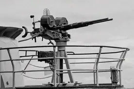 折断“神风”的利器—瑞士厄利空20毫米防空炮图片