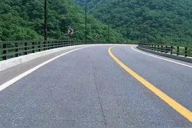 焦唐高速（汝州至方城段）虎力全开！图片