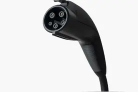 这也太香了吧！特斯拉推出新款家用充电桩：可兼容其他品牌图片