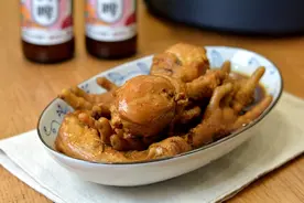 30分钟卤货出锅，鸡腿鸡爪味儿真好，和老妈喝着小酒，滋润图片