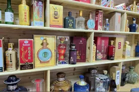 普通白酒，存放10年后还能喝吗？酒厂老师傅两句话，让人恍然大悟图片