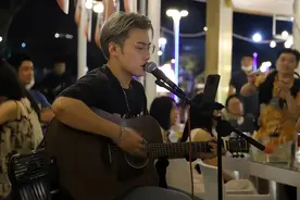 Z世代跨年狂欢新地标！海信家电携手如是启动2023石老人沙滩跨年狂欢夜图片