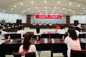 吕梁建龙为文水县198名特困大学生发放助学金30余万元图片