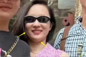 霍思燕偶像滤镜碎一地！胖到150斤肿到认不出，与杜江穿搭均被骂图片