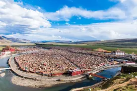 中国有座尼姑岛：2万尼姑在此修行，现实版的“女儿国”图片