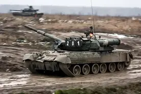 给中国敲响警钟！巴基斯坦援乌44辆坦克，拿武器换美西方美元支持图片