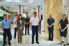 资源县委书记黄钦到资源法院调研清廉机关建设工作图片