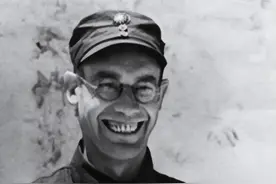 1939年，李德被令返回苏联。留在中国的老婆和儿子后来怎样了？图片