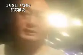 女子摆摊被索要“2万摊位费”，自称是上交城管，男子身份遭质疑图片